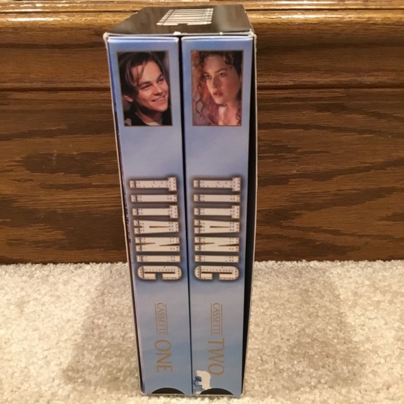Titanic VHS Collector’s Set - Picture 5 of 8